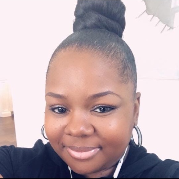 Meet your Posher, Telesha - Picture 2 of 3